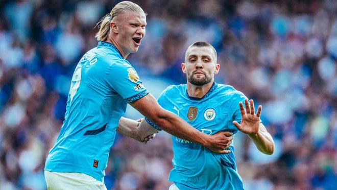 员在抢球过 员在抢球过